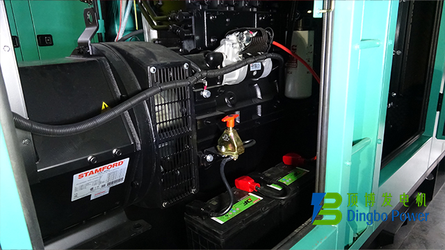 160千瓦康明斯靜音箱式發電機組4